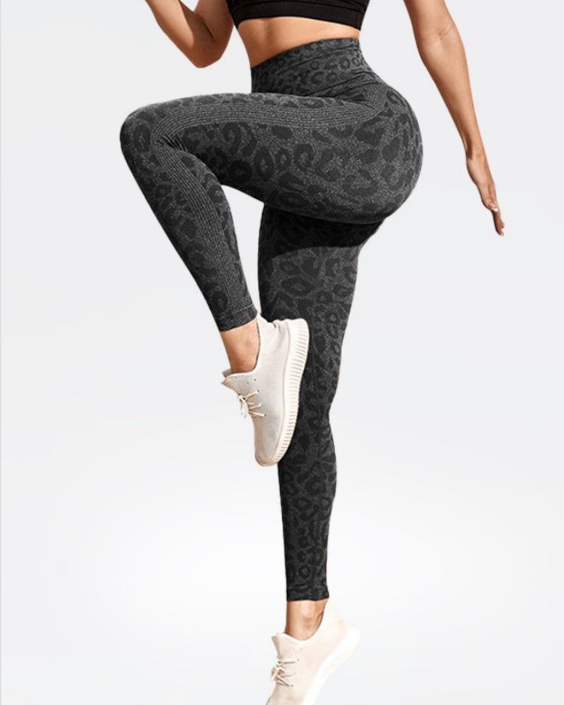 High-Waisted Seamless Leopard Print Yoga Pants with Tummy Control and Peach Lift for Stylish Outerwear