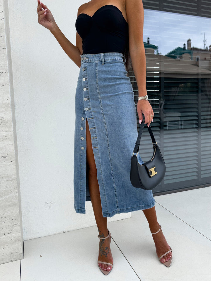 Emma | Chic and Form-Fitting Denim Skirt