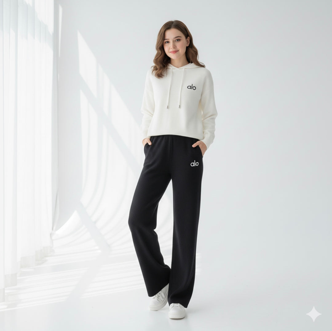 Fitted hooded sweatshirt and Sweatpants Set