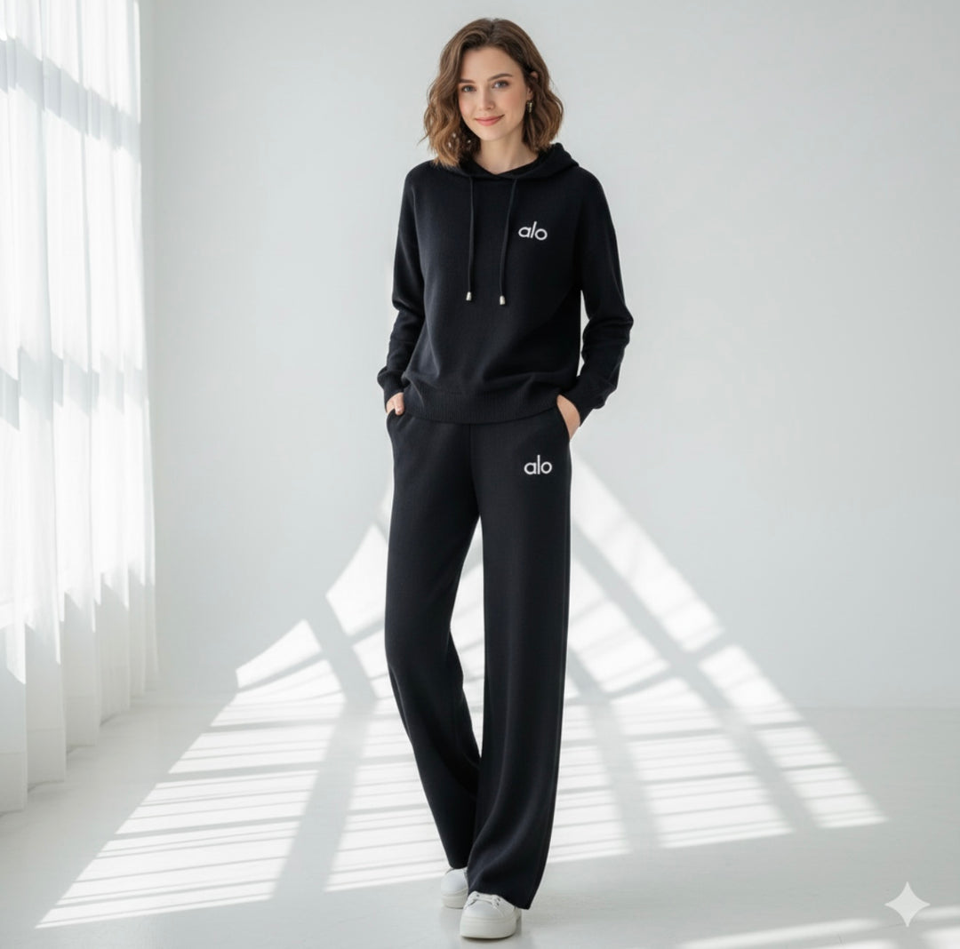 Fitted hooded sweatshirt and Sweatpants Set