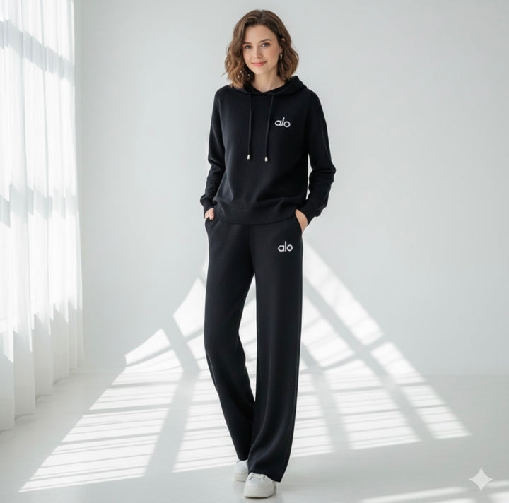 Fitted hooded sweatshirt and Sweatpants Set