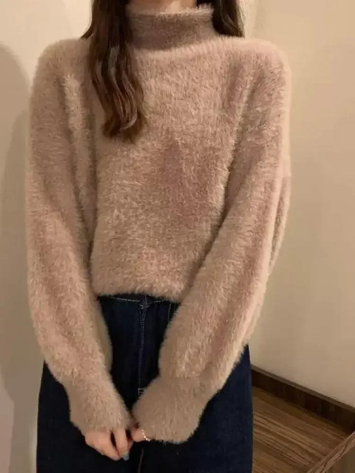 Luxurious Knit Turtleneck Sweater with Mink Wool Feel