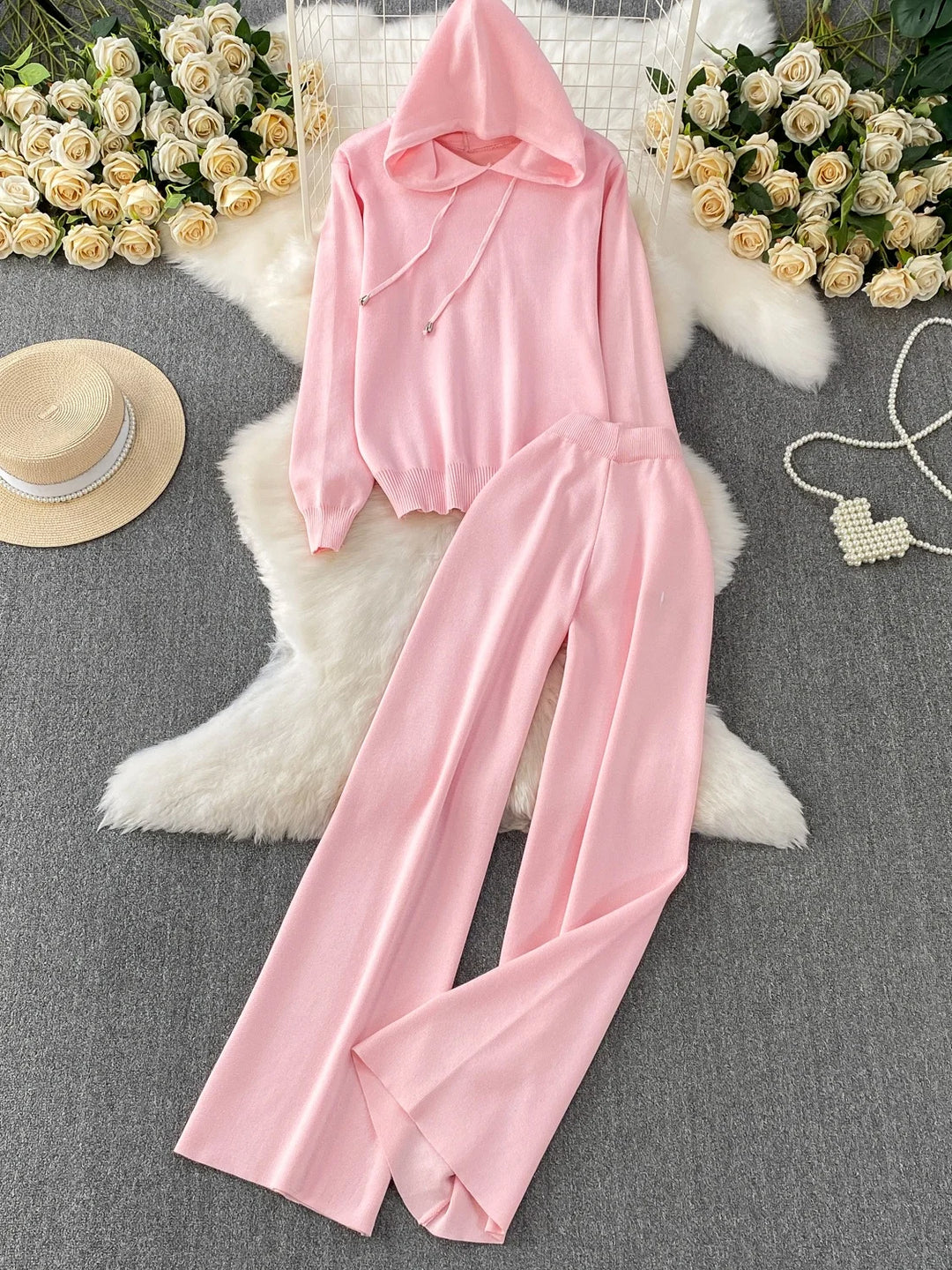 Fitted hooded sweatshirt and Sweatpants Set