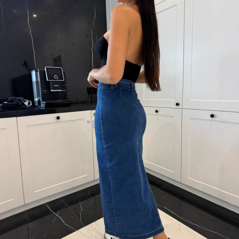 Emma | Chic and Form-Fitting Denim Skirt